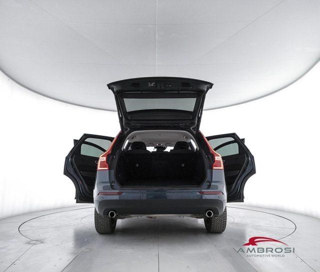 VOLVO XC60 B4 (d) AWD Geartronic Momentum Pro - AUTOCARRO N1