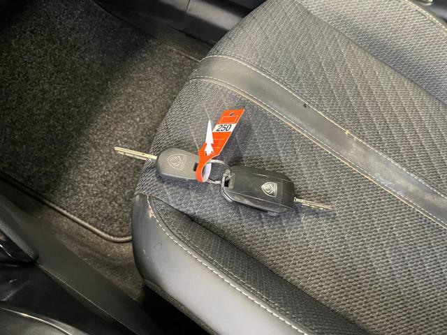 PEUGEOT 2008 PURETECH 130CV S&S EAT8 ALLURE