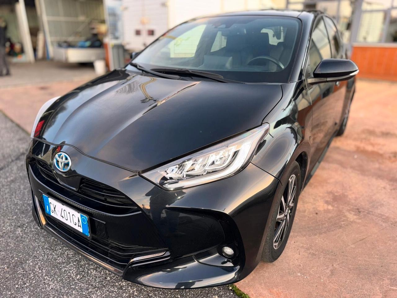 Toyota Yaris 1.5 Hybrid 5 porte Lounge tetto panoramico