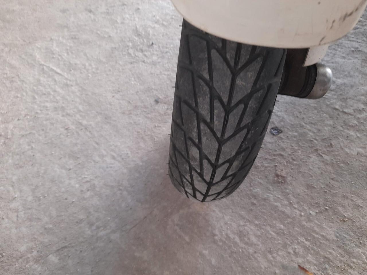Piaggio Vespa 50 cc benzina(PRIVATO)-2013