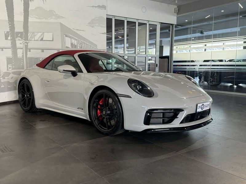 Porsche 911 Carrera 4 GTS Cabriolet