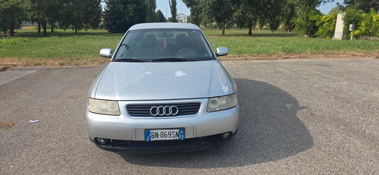 Audi A3 1.6 cat 3p. Attraction