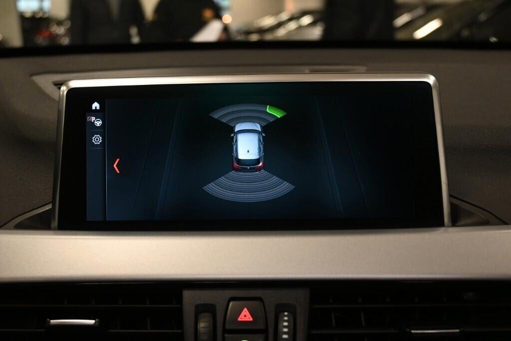 BMW X1 16D 115CV S-DRIVE 6M. BUSINESS ADVANTAGE ( FARI LED - NAVI - PARK ASSISTANT - TETTO PANORAMICO APR. )