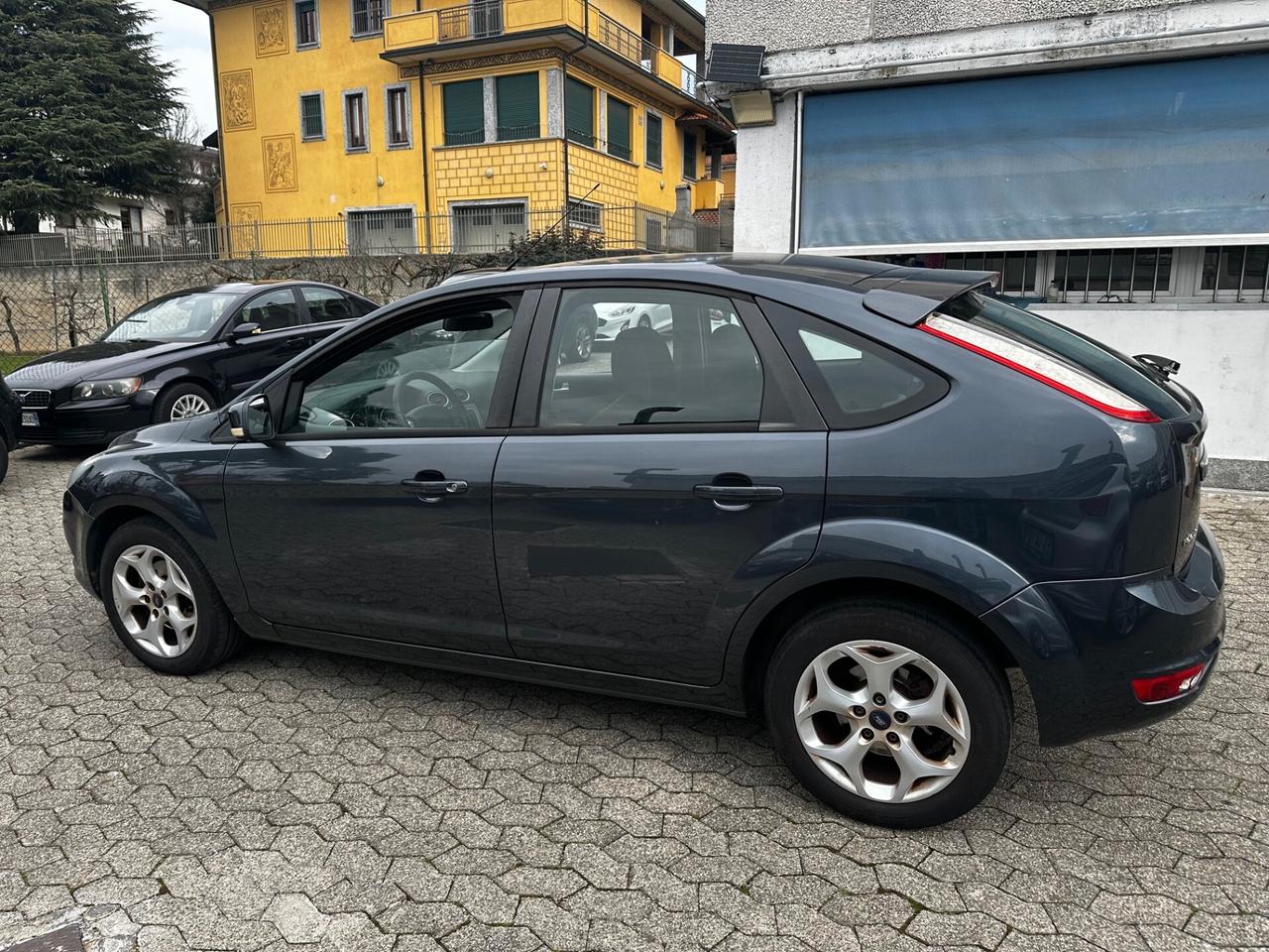 Ford Focus 1.6 (115CV) 5p. Bz.- GPL Ikon