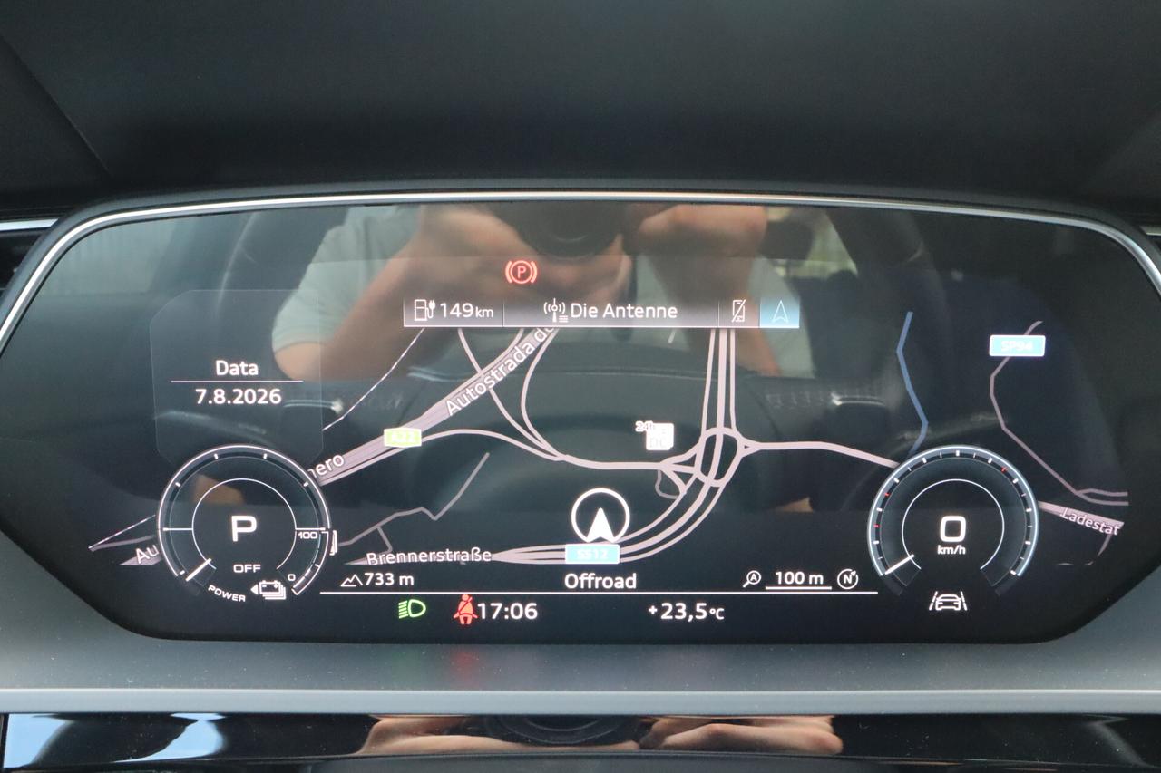 Audi e-tron 55 Quattro 408 CV Black Line - Cerchi da 21" Gancio traino