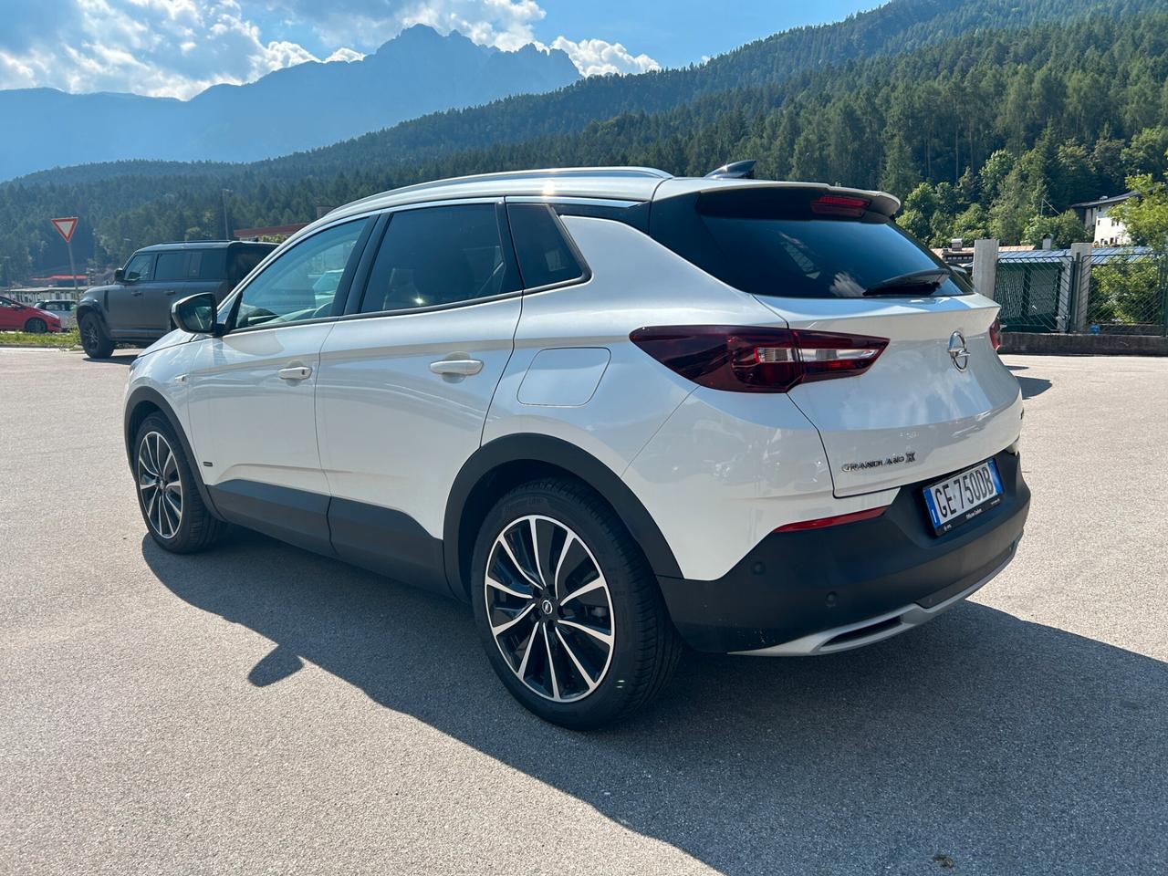 Opel Grandland X 1.6 Hybrid4 Plug-in aut. AWD