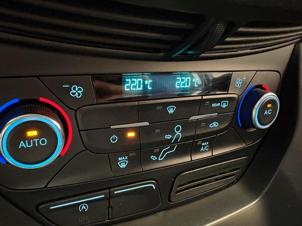 Ford Kuga TITANIUM BUSINESS 1.5 TDCI 120 CV 2WD