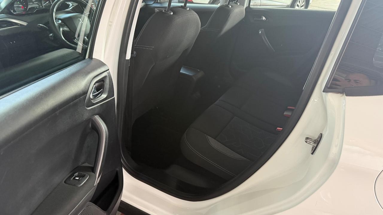 Peugeot 2008 BlueHDi 100 Black Matt