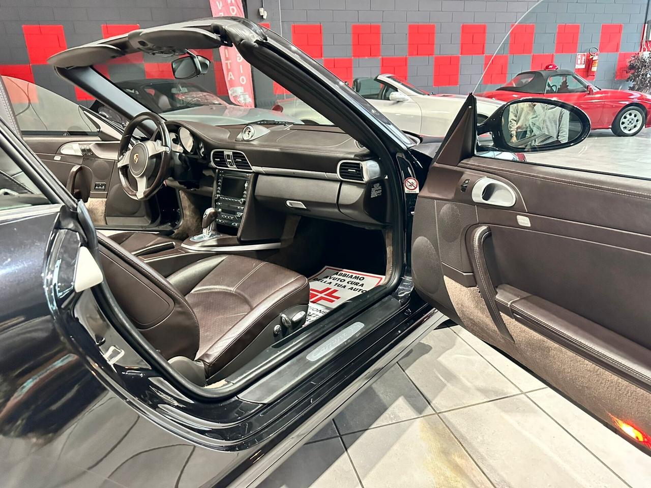 Porsche 911 Carrera 4 Cabriolet