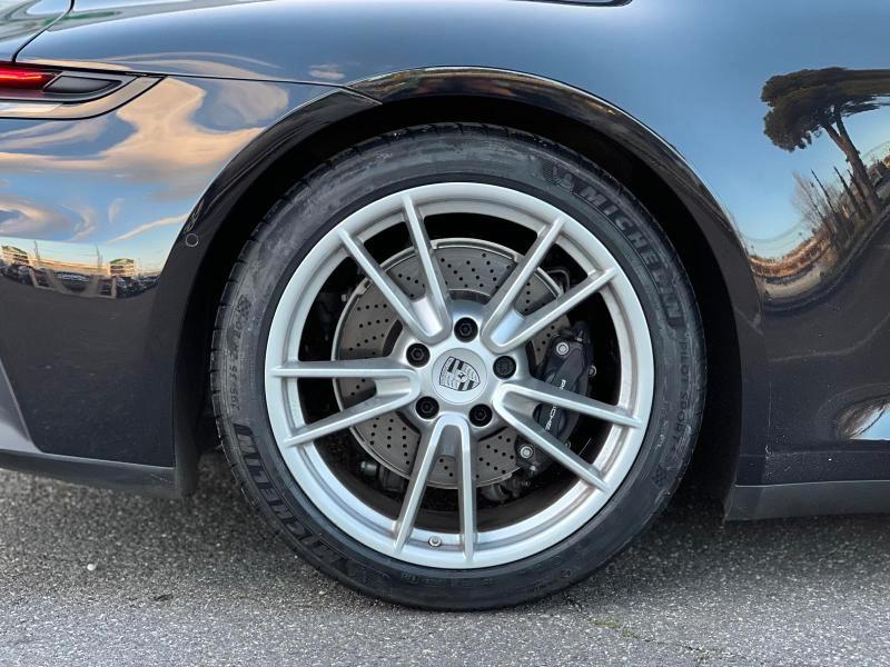 Porsche 992 3.0 Carrera auto