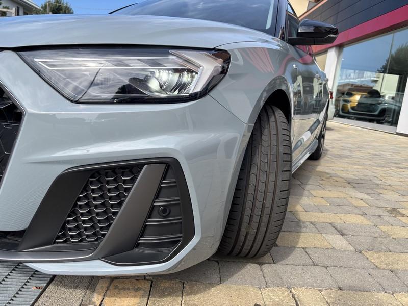 Audi A1 Sportback 30 1.0 tfsi S Line Edition 116cv s-tronic LED-PHONE APPS-17"