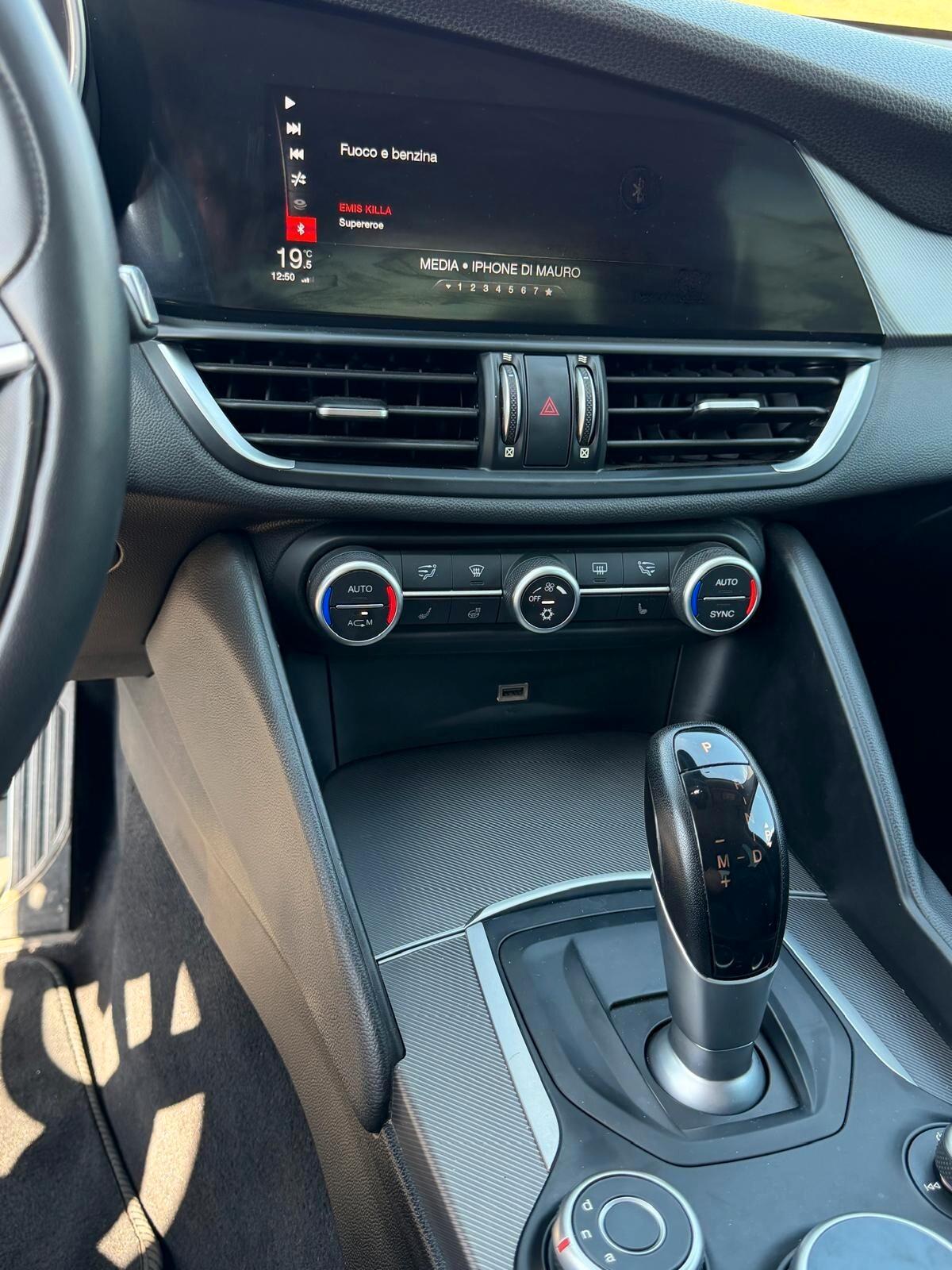Alfa Romeo Giulia FINANZIABILE 210 CV -Veloce