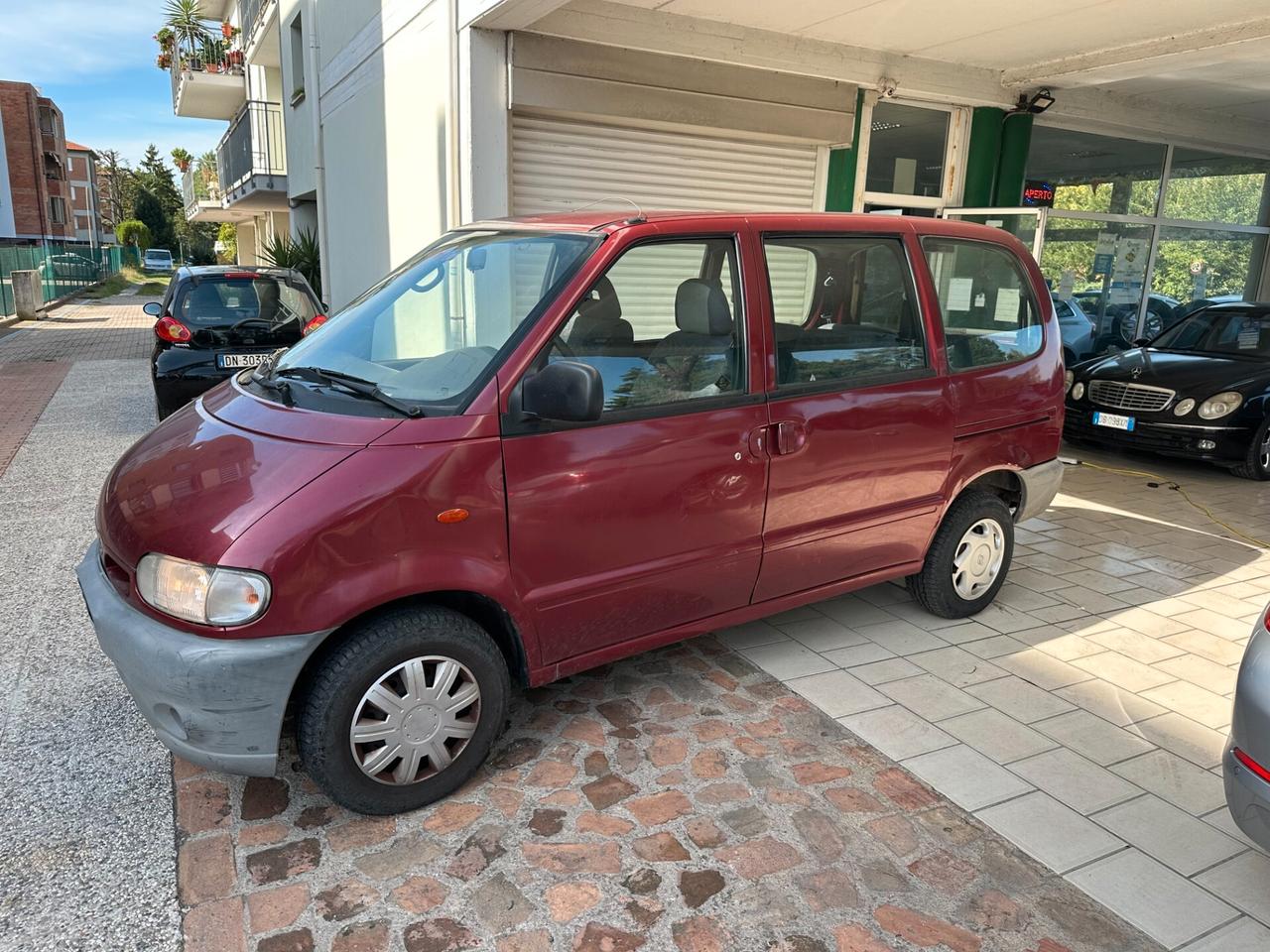 Nissan Serena 1.6 ELX 8 POSTI