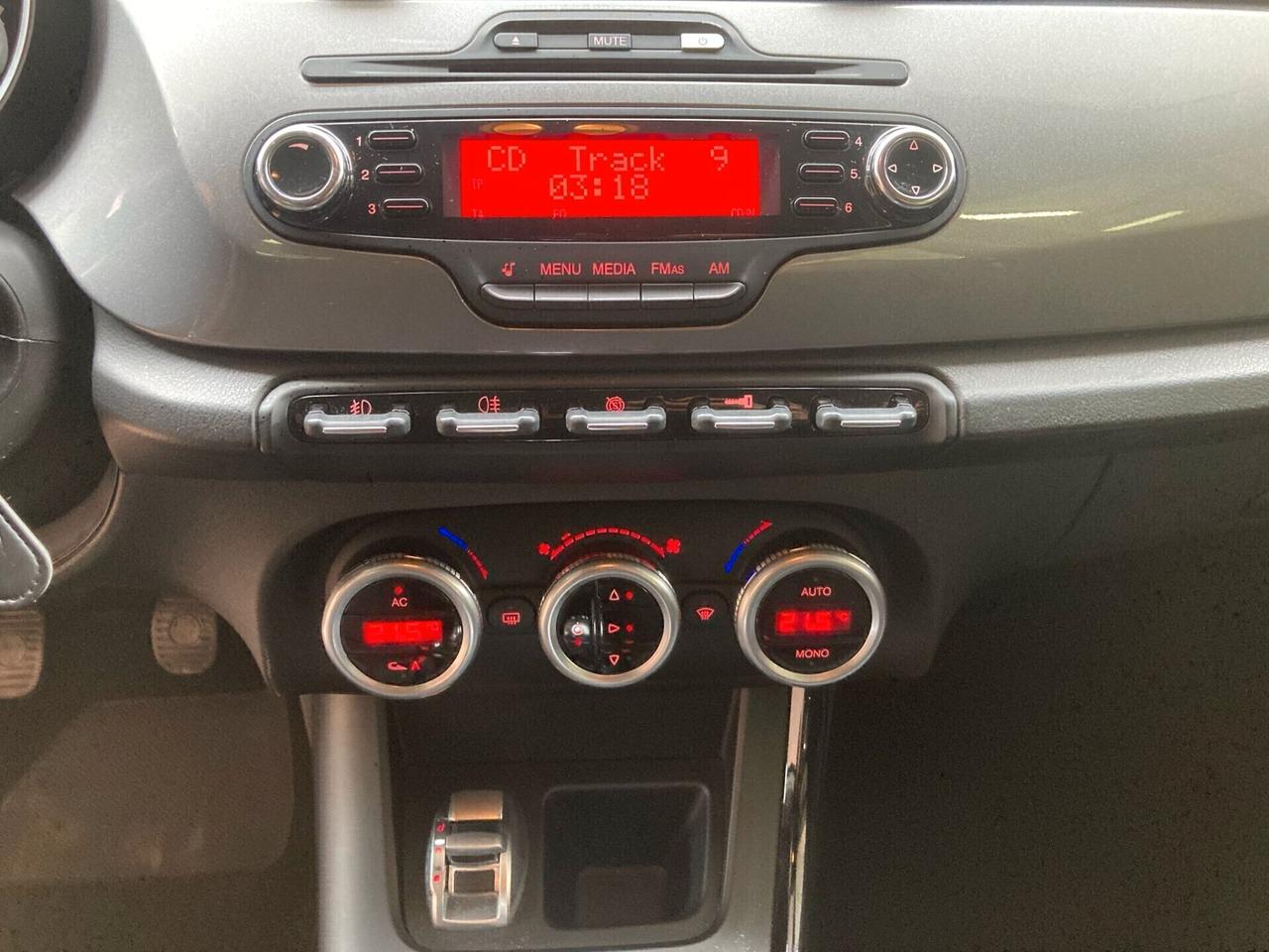 Alfa Romeo Giulietta 1.6 JTDm -X NEOPATENTATI-2012