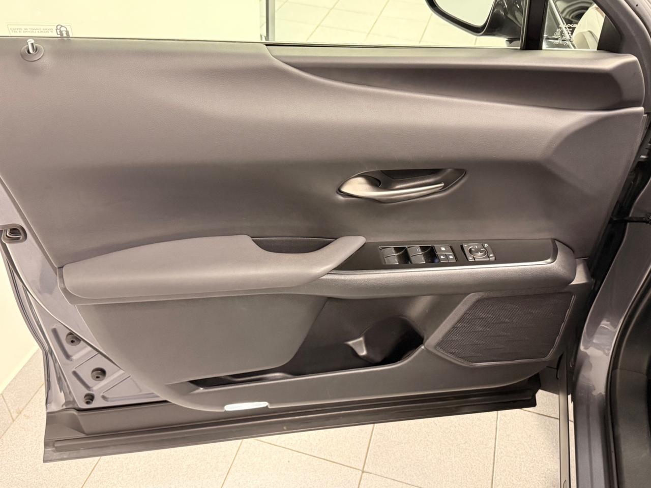 Lexus UX 250h Executive Garanzia 12/24/36