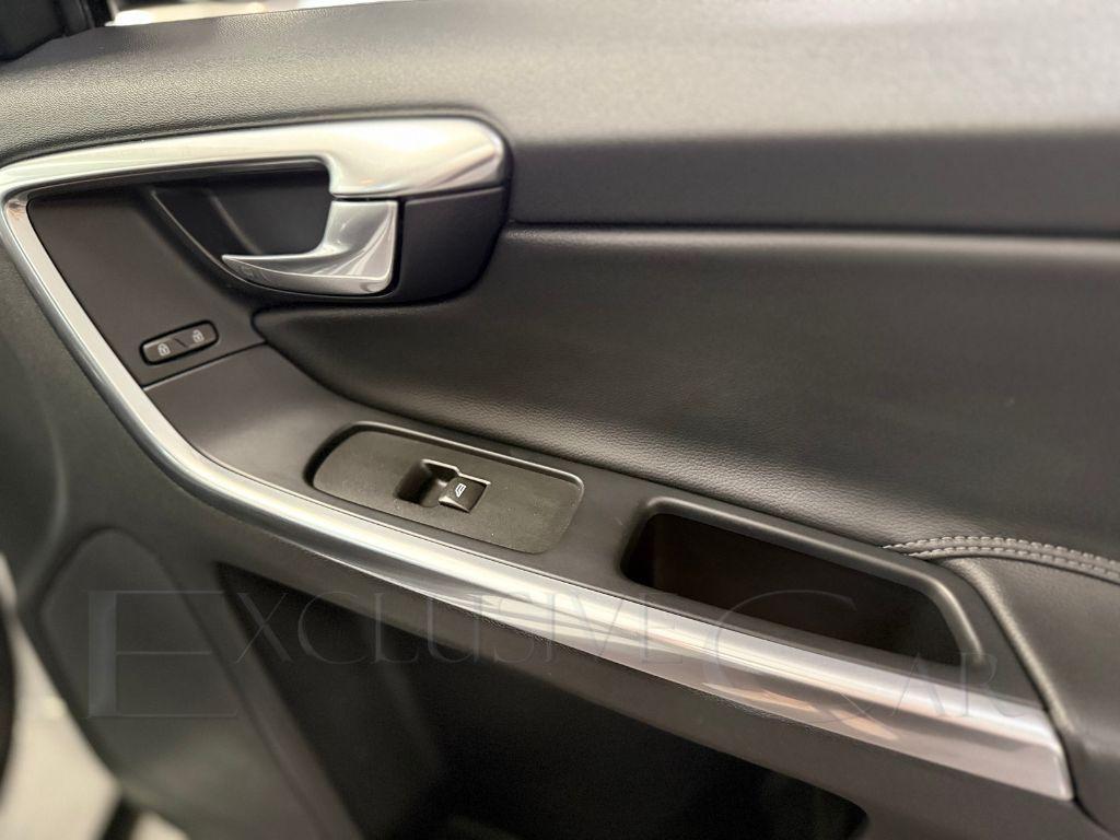 Volvo XC60 2.4 D4 181 CV AWD Momentum