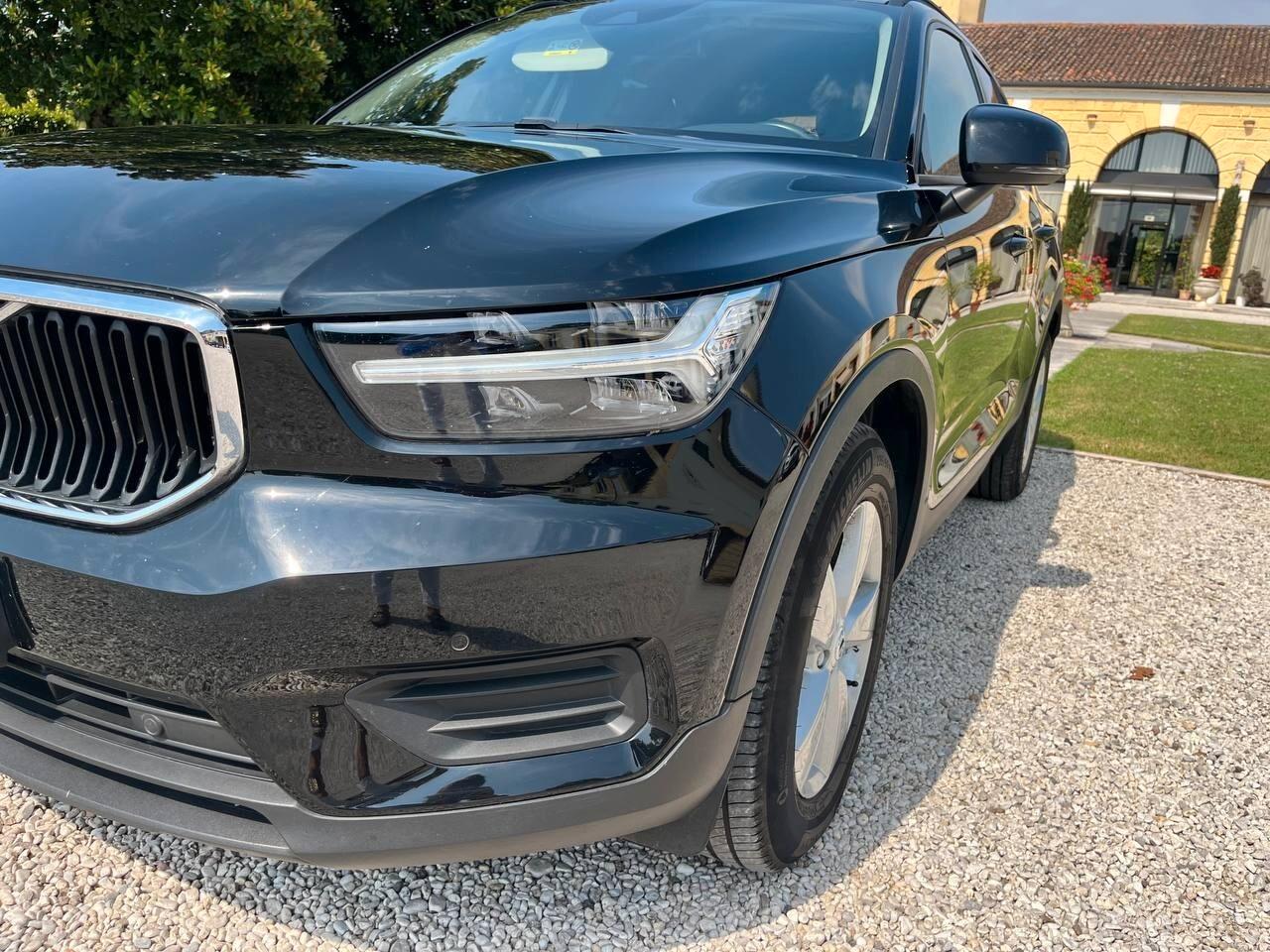 Volvo XC40 T2 Geartronic Momentum Core