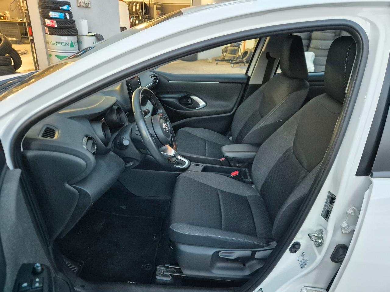Toyota Yaris 1.5 Full Hybrid 5 porte Trend
