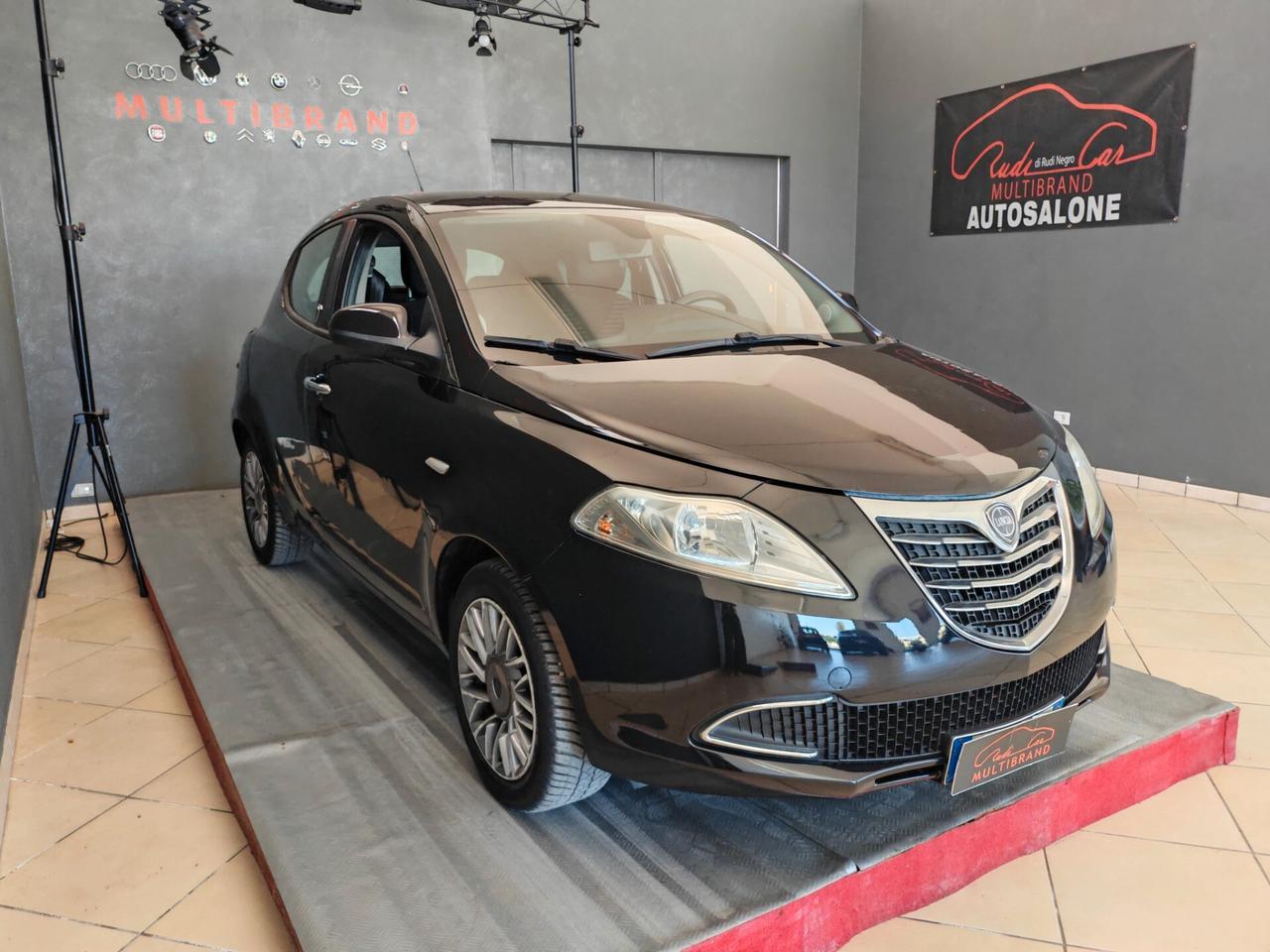 Lancia Ypsilon 1.2 69 CV 5 porte S&S Platinum