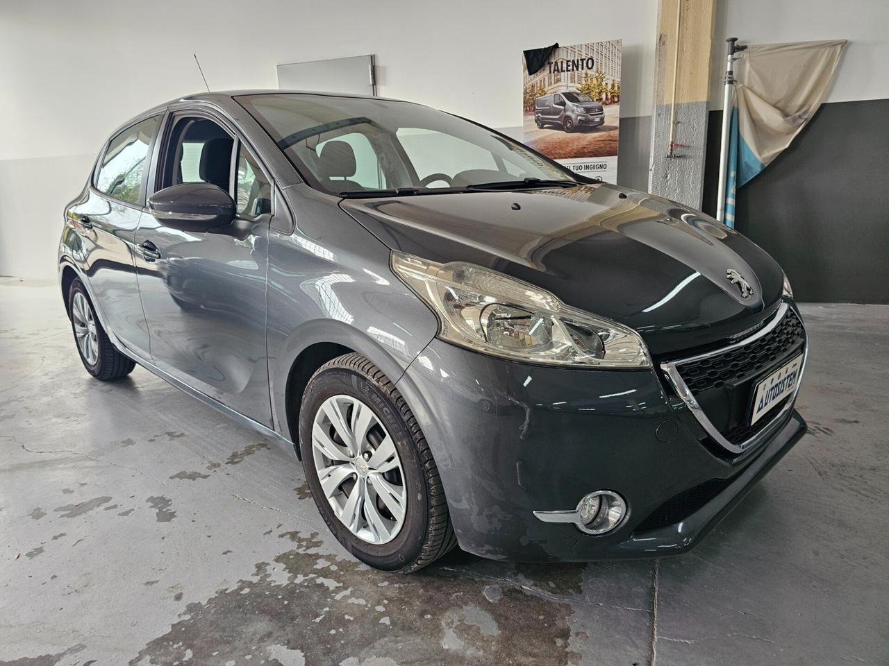 Peugeot 208 PureTech 82 5 porte Allure