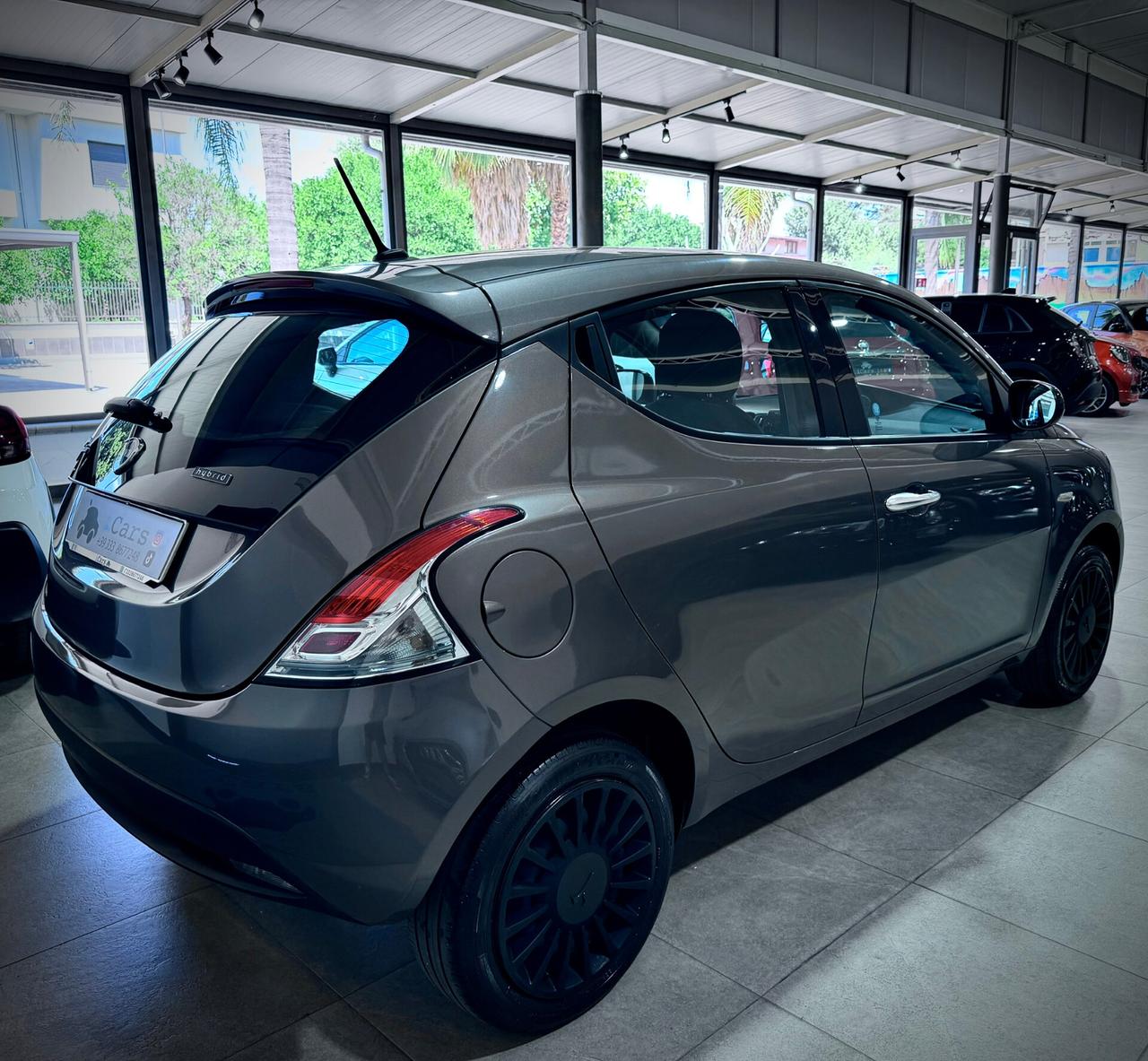 Lancia Ypsilon 1.0 70CV Hybrid Silver