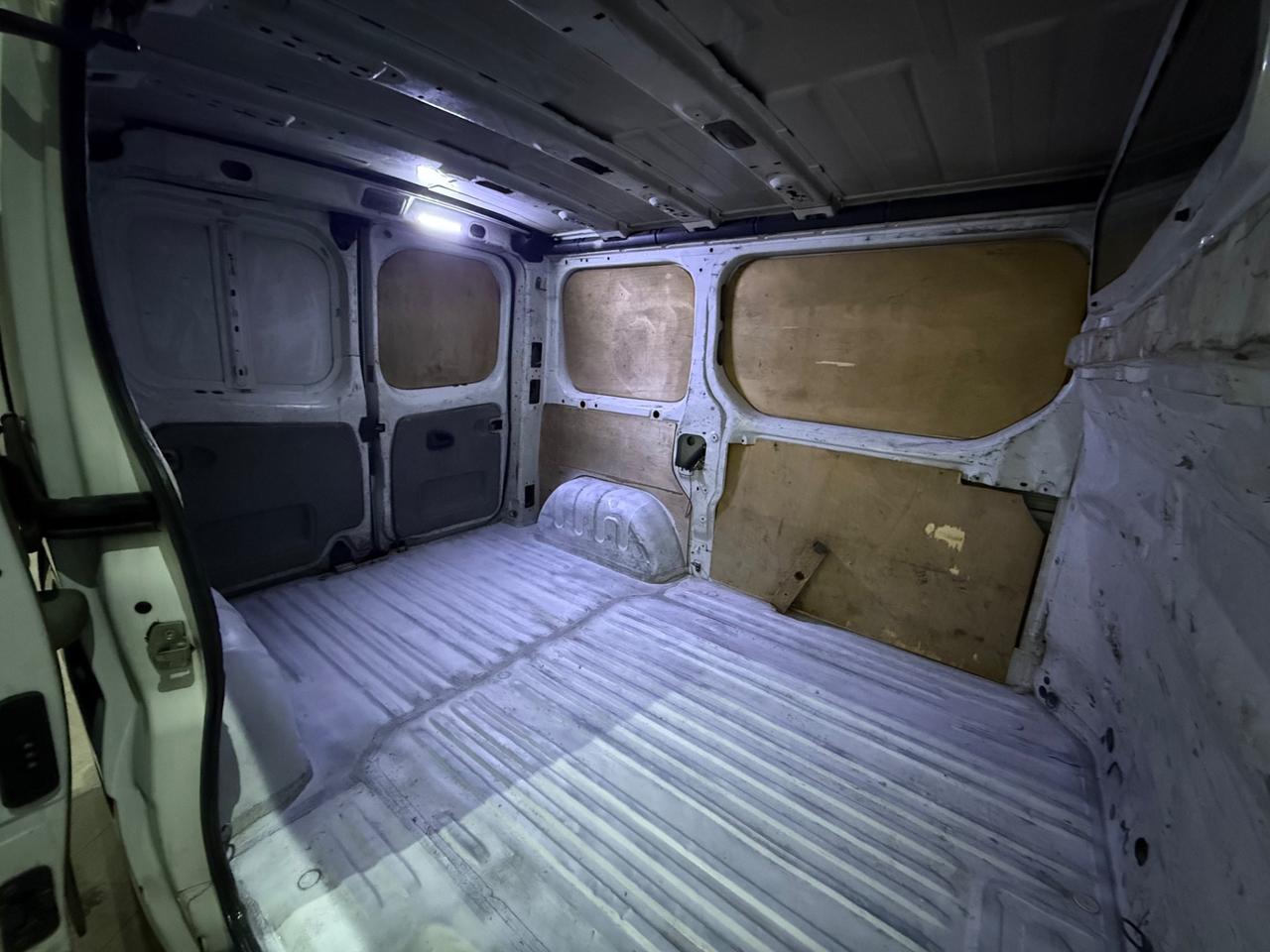 Opel Vivaro 1.9CDTI 100Cv/Kw73 Gancio traino