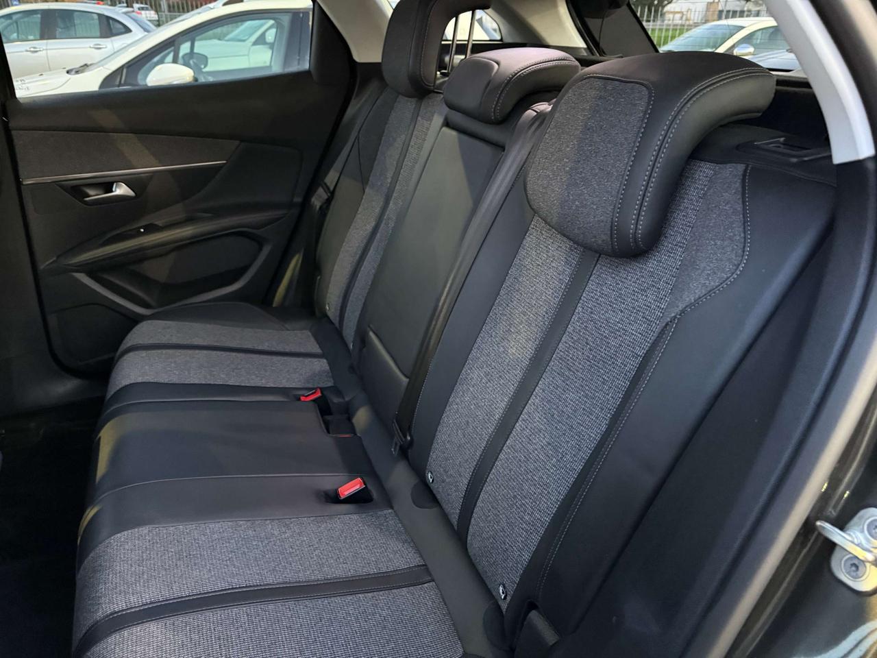 Peugeot 3008 3008 Turbo 130cv S&S EAT8 Allure CINGHIA FATTA