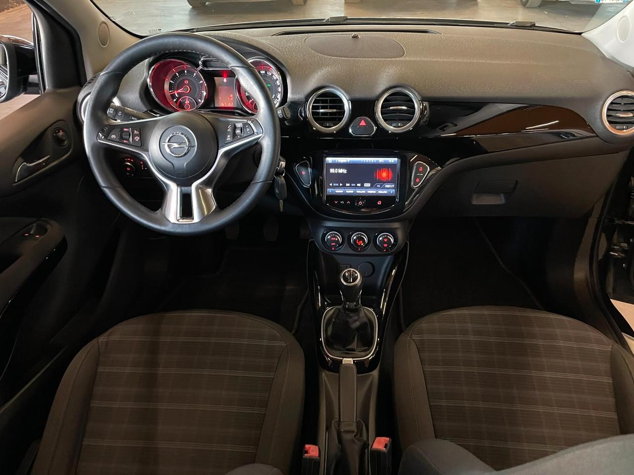 Opel Adam 1.2 70 CV Glam