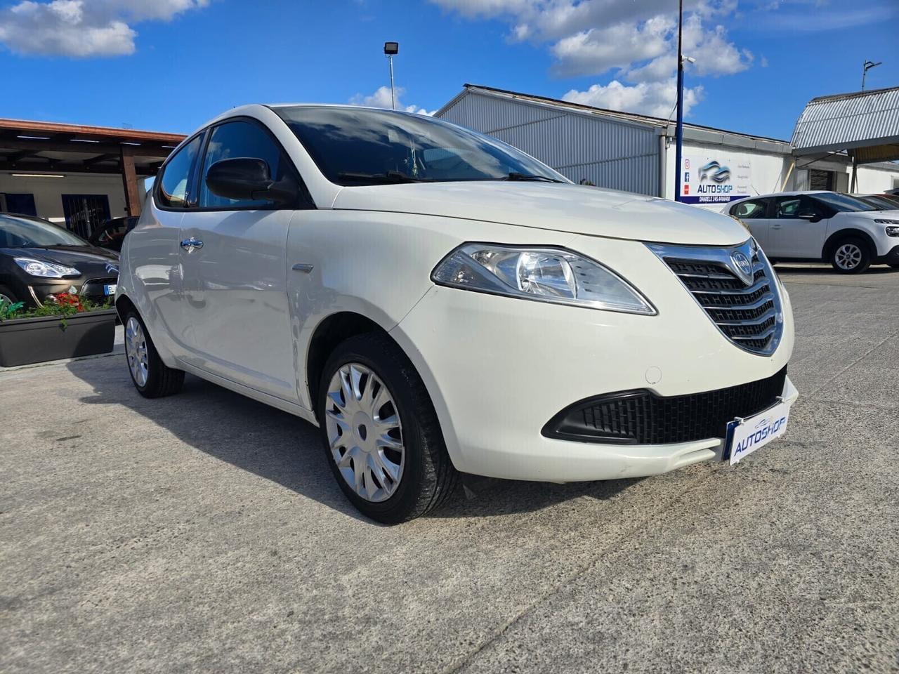 Lancia Ypsilon 1.2 69 CV 5 porte S&S Platinum