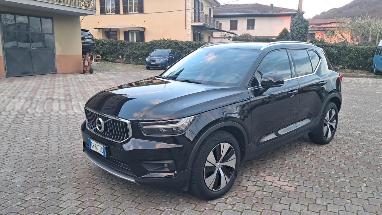 Volvo XC40 T4 Recharge Plug-in Hybrid R-design