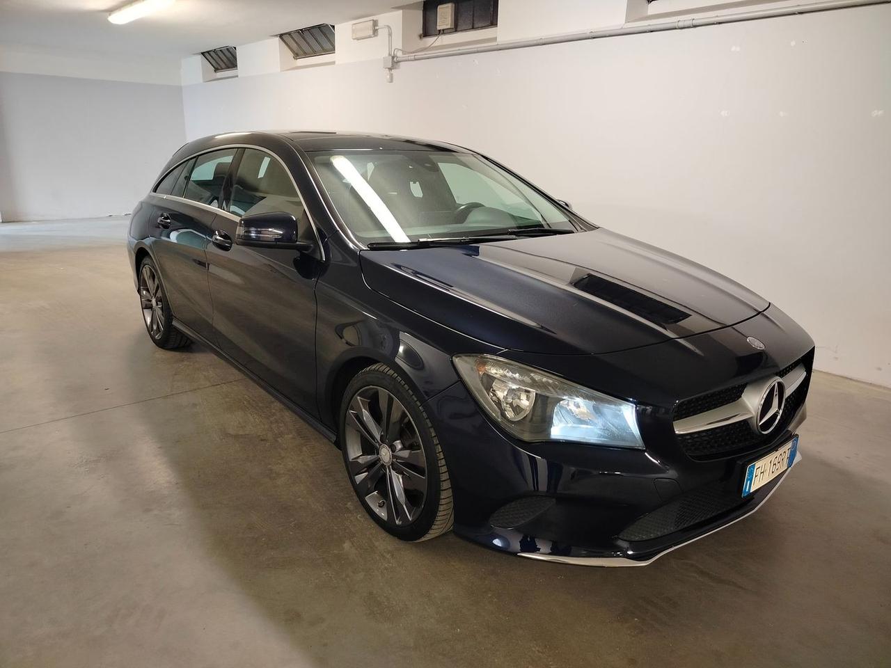 Mercedes-Benz CLA 220 Premium