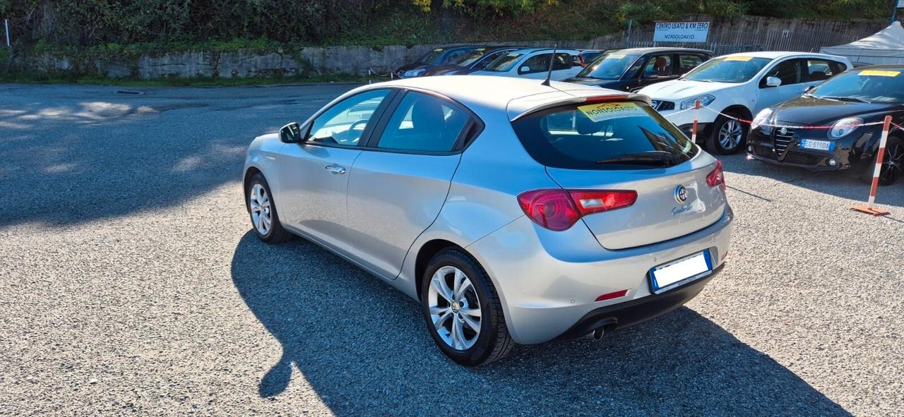 Alfa Romeo Giulietta 1.6 JTDm-2 120 CV Distinctive-E6