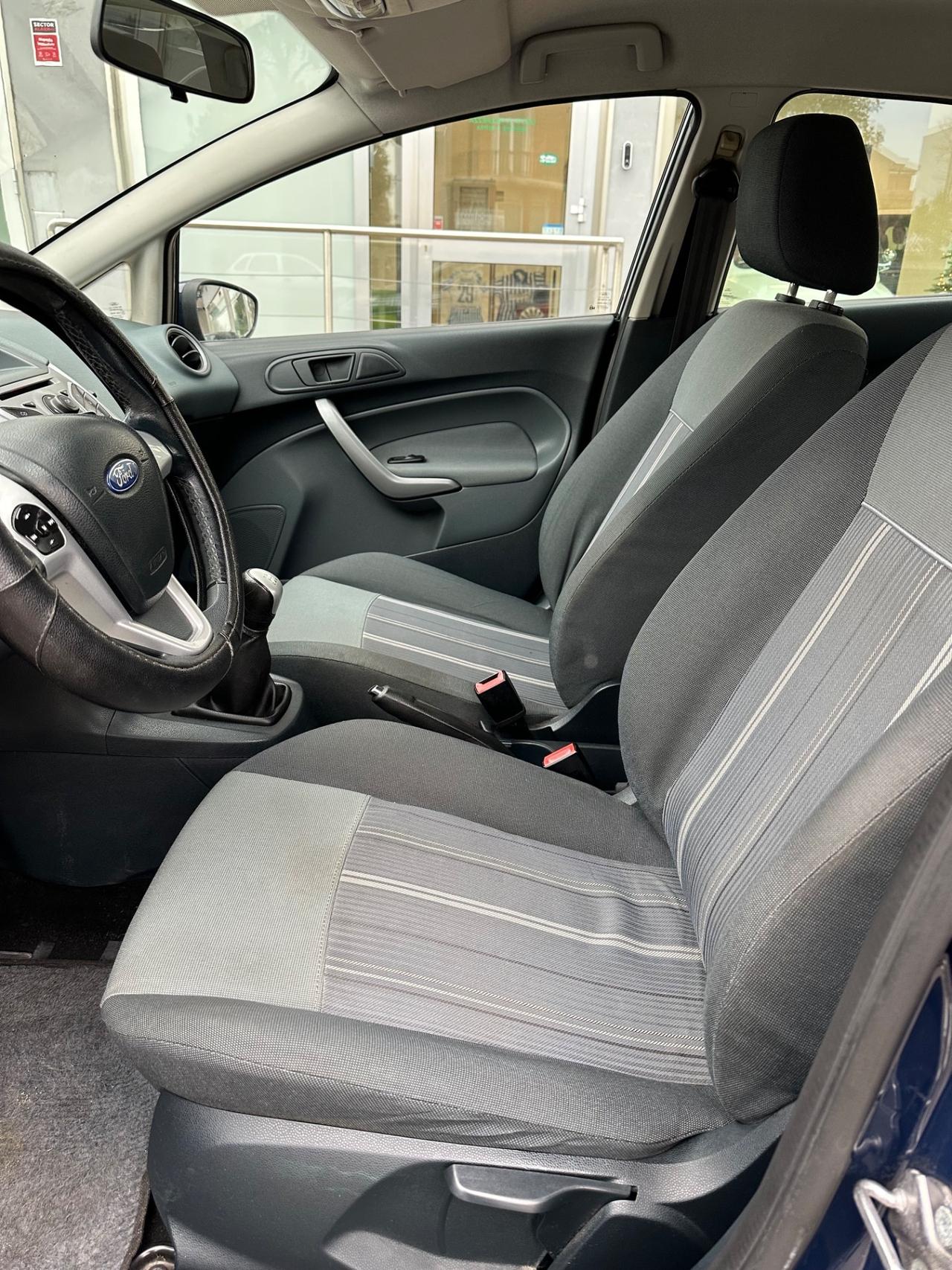 Ford Fiesta 1.4 5 porte GPL Titanium