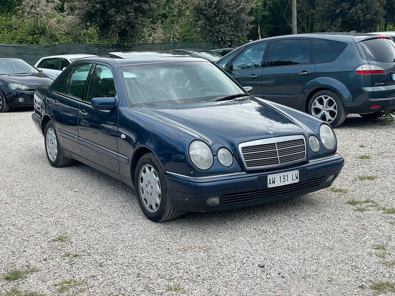 Mercedes classe E200 ASI testa rossa GPL
