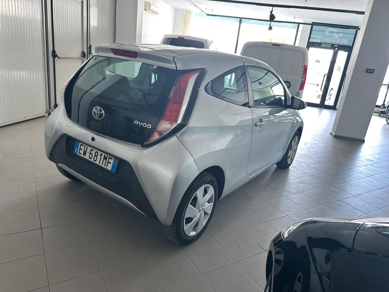 Toyota Aygo 1.0 VVT-i 69 CV 3 porte x-cool