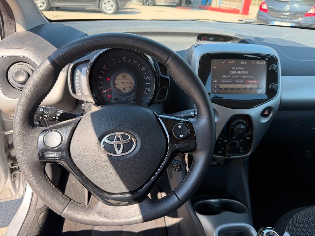 Toyota Aygo 1.0 VVT-i 69 CV 5 porte x-cool TSS