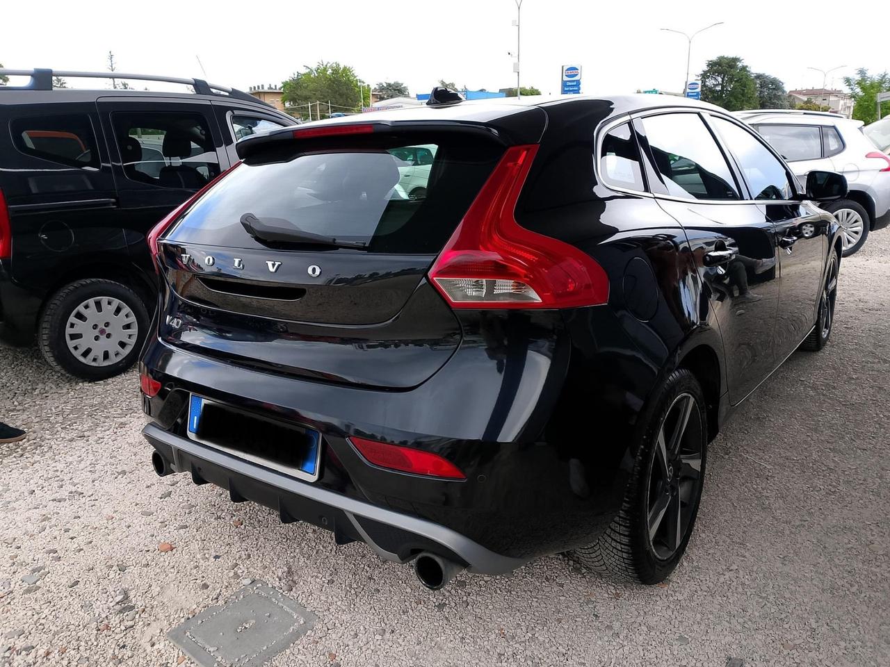 Volvo V40 D2 1.6 Powershift R-design Kinetic
