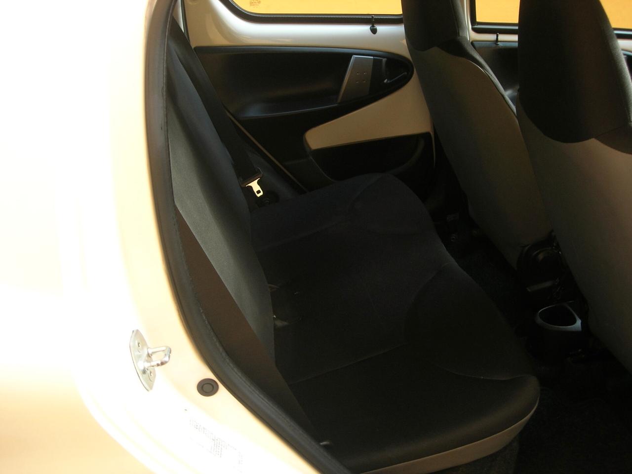 Toyota Aygo 1.0 12V VVT-i 5 porte Active Connect