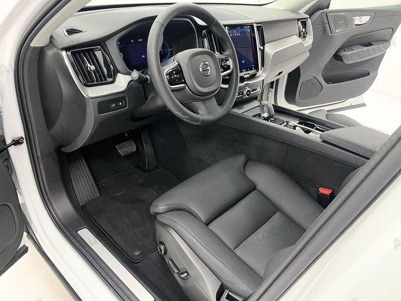 Volvo XC60 T6 Plug-in hybrid AWD automatico Plus Dark