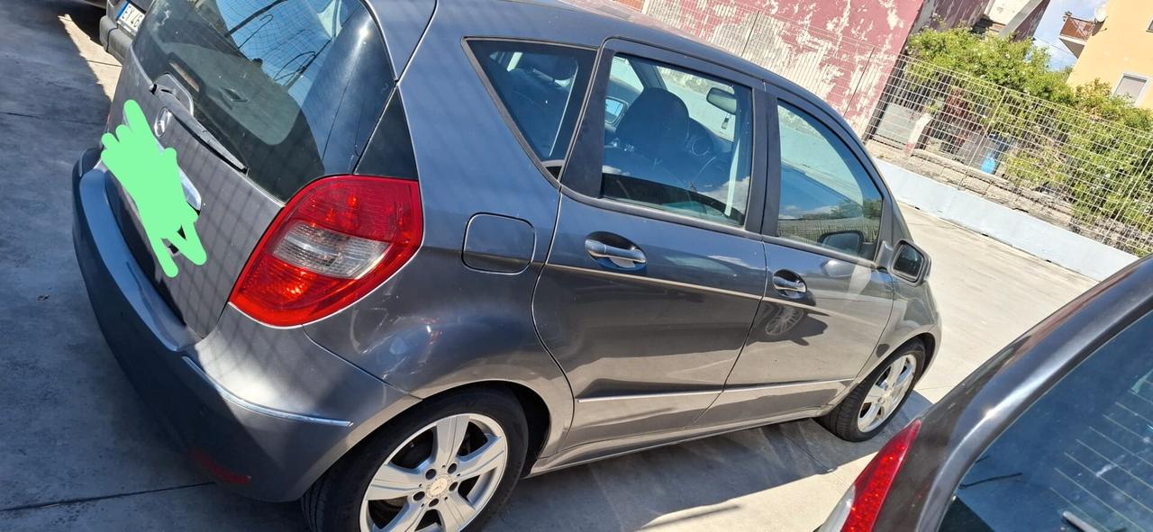 2011 Mercedes-benz A 160 CDI BlueEFFICIENCY Premium
