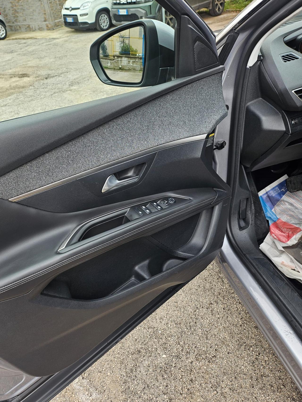 Peugeot 3008 BlueHDi 130 S&S Allure