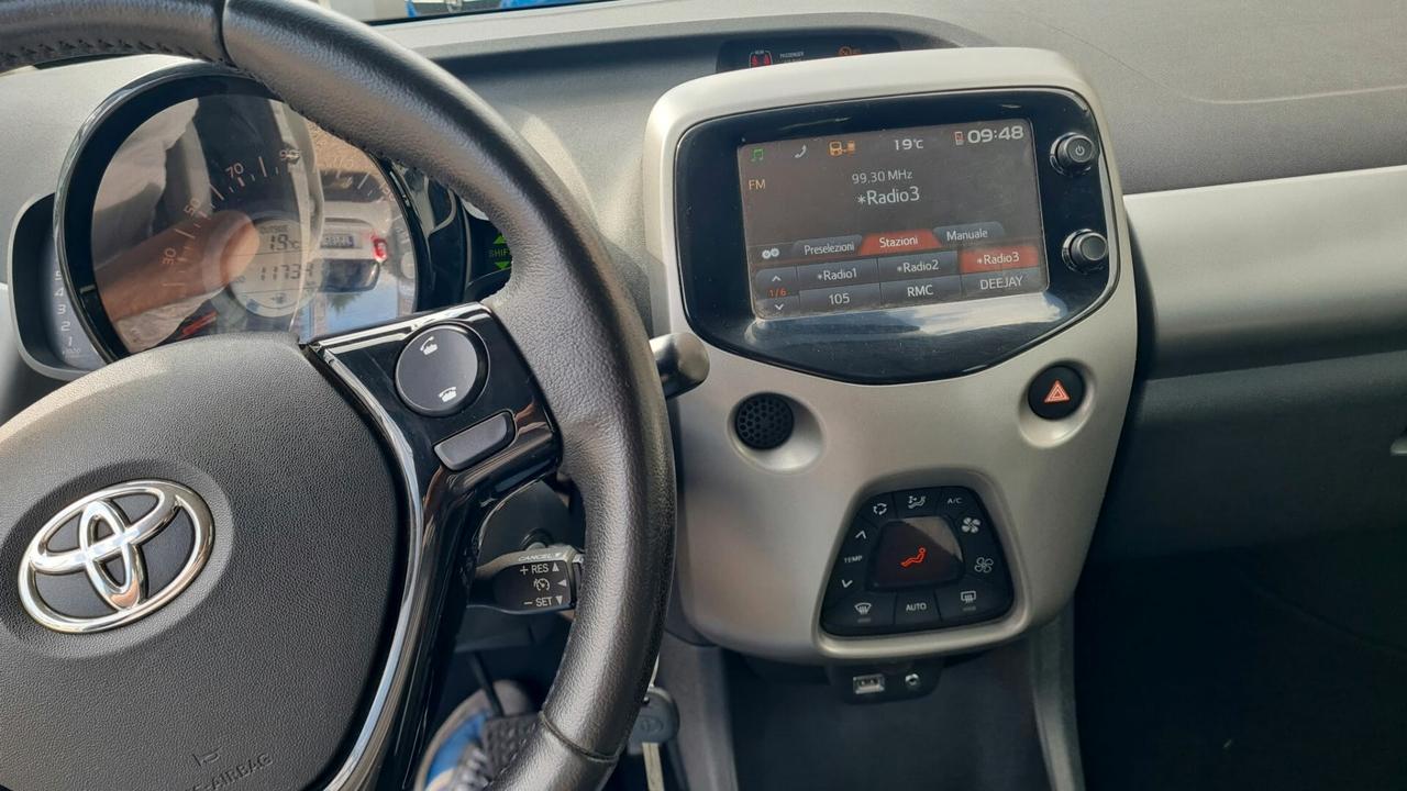 Toyota Aygo 1.0 VVT-i 69 CV 5 porte x-clusiv