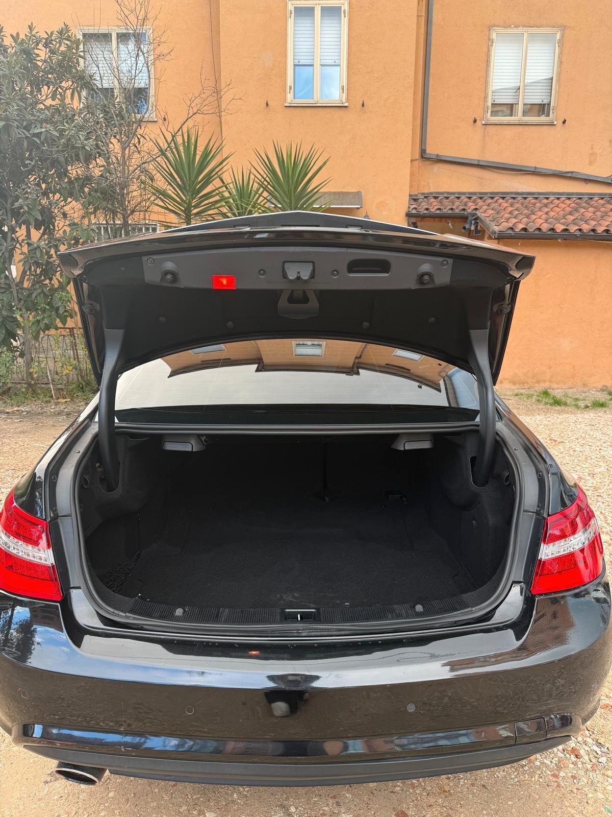 Mercedes-benz E 220 CDI Coupé Premium