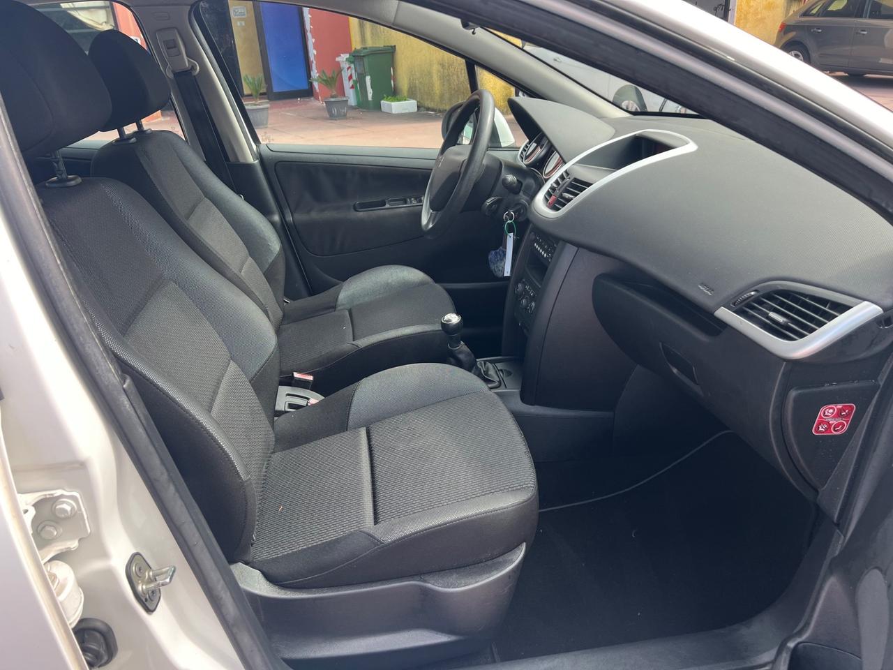 Peugeot 207 1.4 HDi 70CV 5p. Allure
