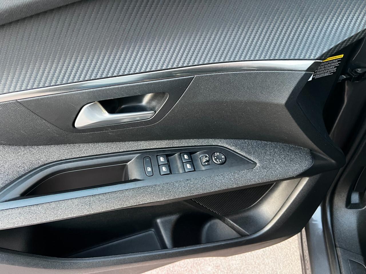 Peugeot 3008 BlueHDi 1.5 130 - AUTO-2021