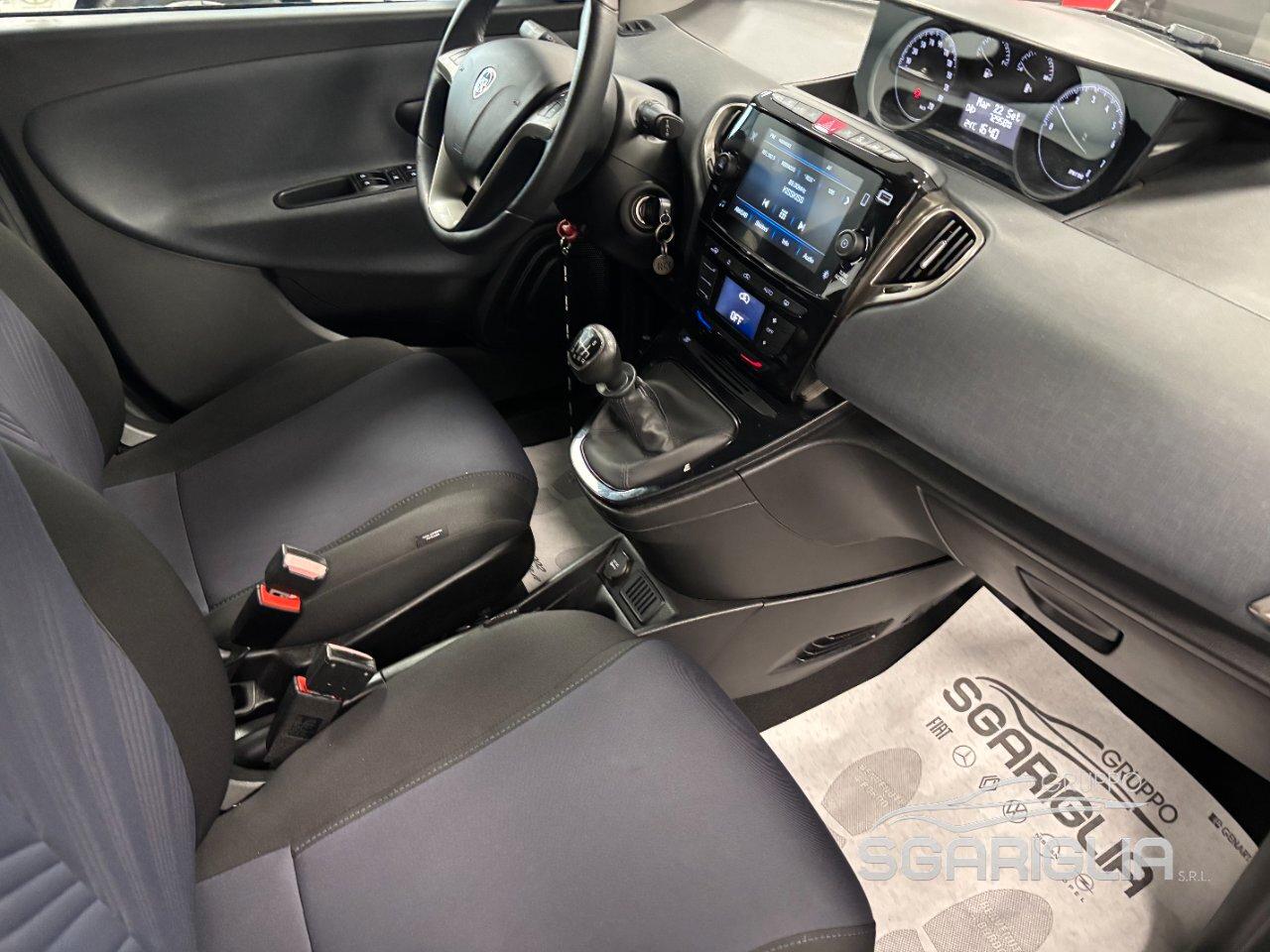 Lancia Ypsilon 1.0 Benzina Hybrid Ecochic Gold 5 Porte