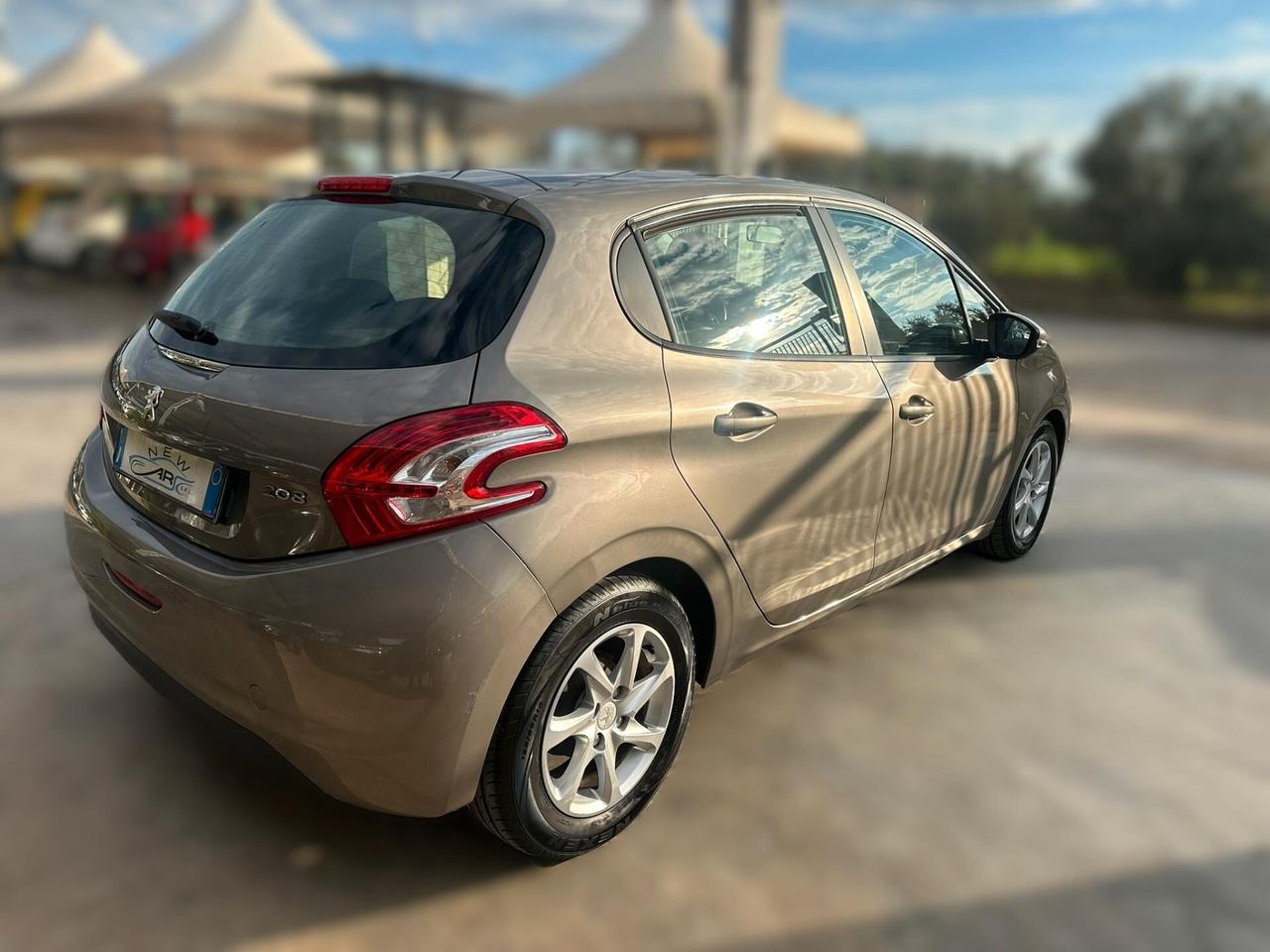 Peugeot 208 1.4 HDi 68 CV 5 porte Business