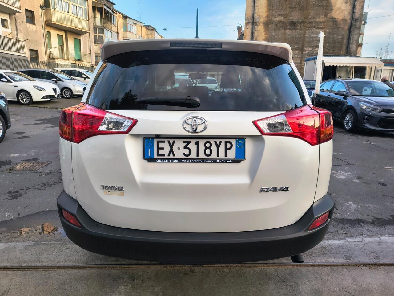 TOYOTA RAV4 2.2 DIESEL UNICOPROPRIETARIO LOUNGE