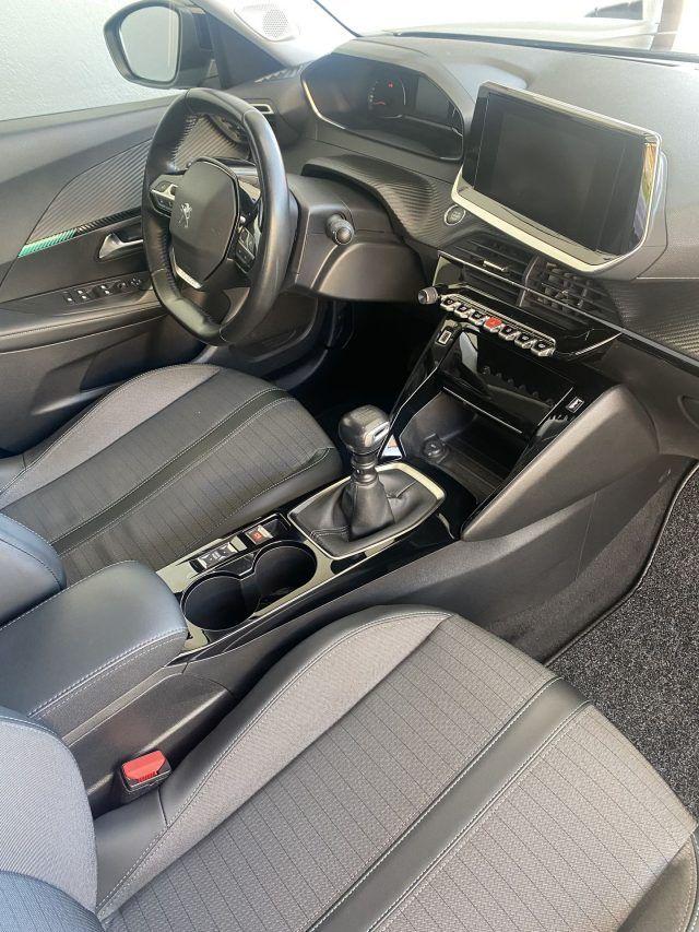 PEUGEOT 2008 PureTech 100 S&S Allure