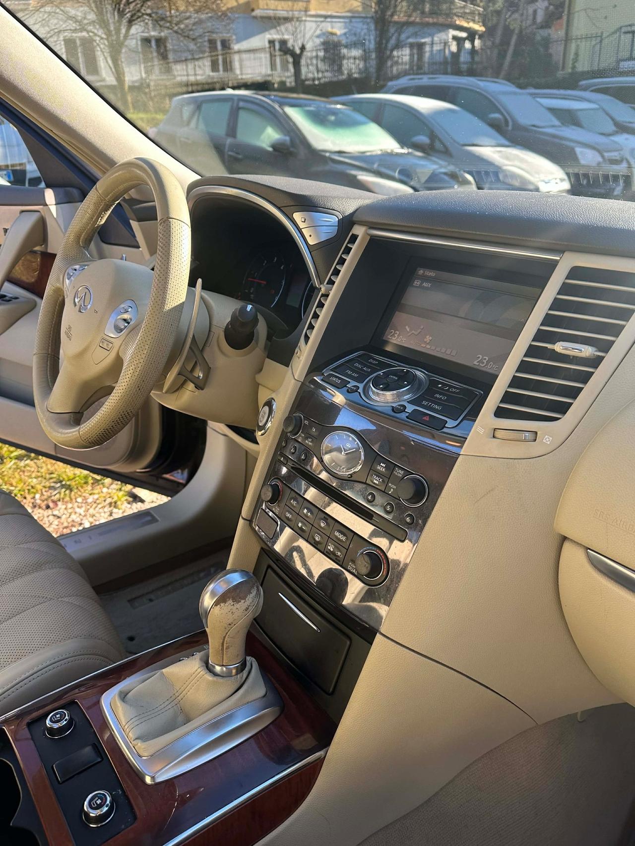 Infiniti FX30d S PREMIUM KMCERT UNICOPR GARANZ